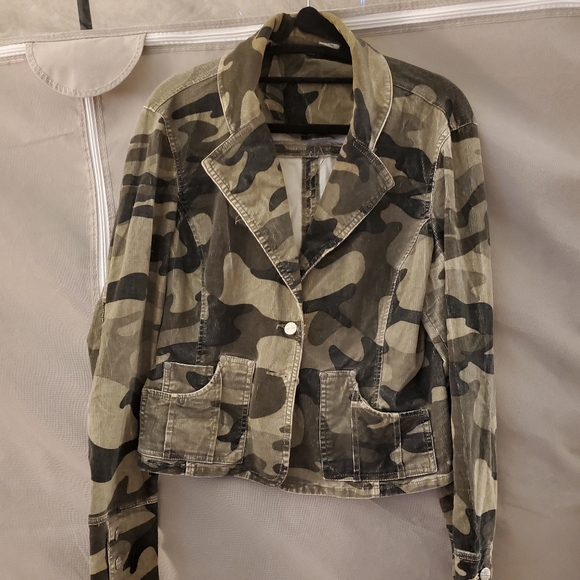 Women's  Camouflage jacket - Picture 1 of 1